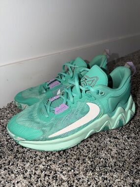 Nike Giannis Immortality 2 Mint Shoes Girls Size 6